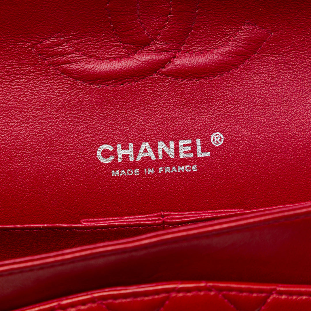 Chanel Sac porté épaule Classic Double rabat Moyen Cuir d'agneau Rouge – vue 5 – GABY PARIS