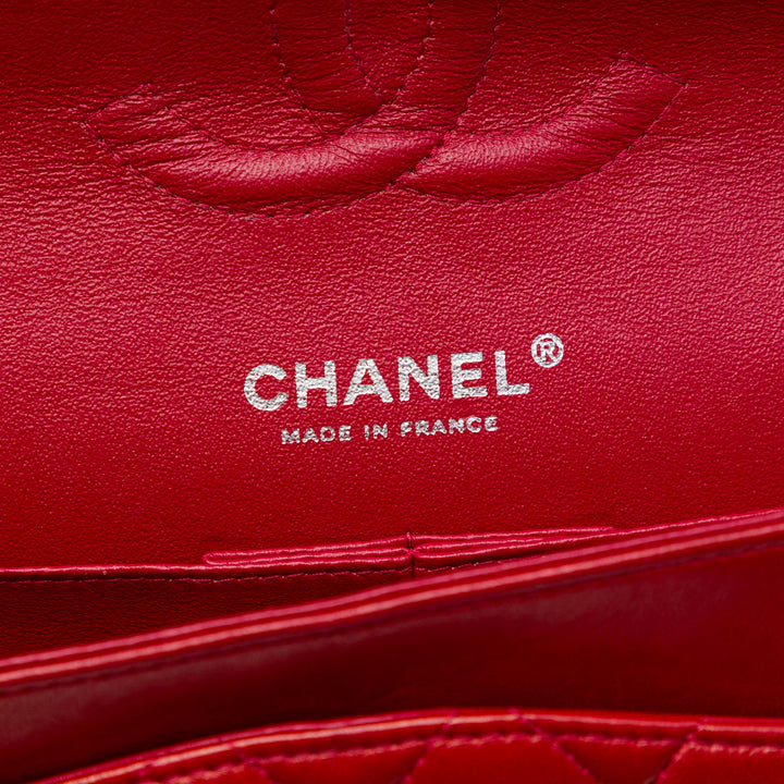 Chanel Sac porté épaule Classic Double rabat Moyen Cuir d'agneau Rouge – vue 5 – GABY PARIS