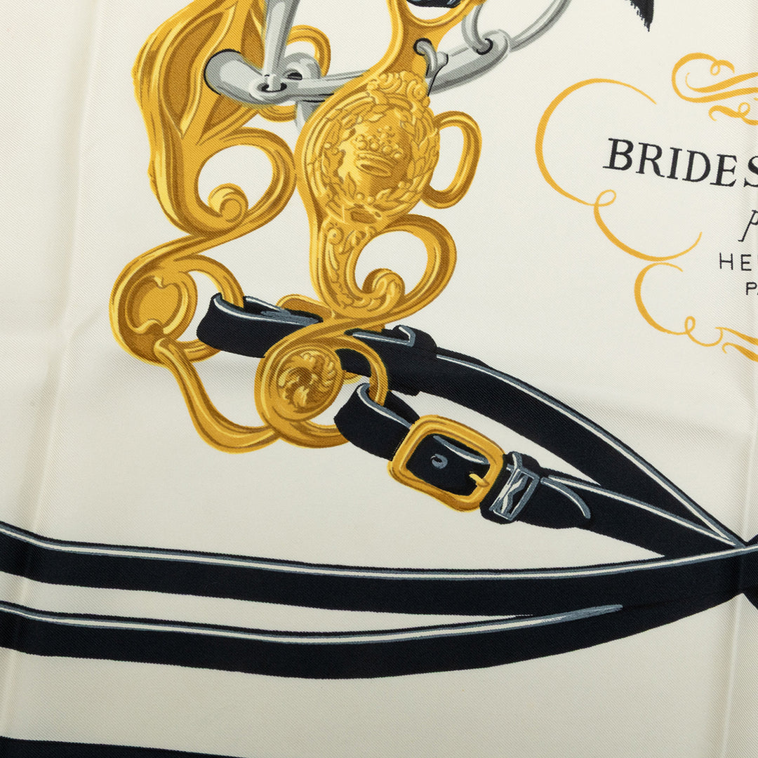 Hermès Brides de Gala Foulard 90 Noir – vue 4 – GABY PARIS