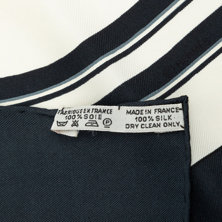 Hermès Brides de Gala Foulard 90 Noir – vue 6 – GABY PARIS