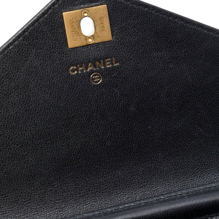 Reversed Chevron Wallet on Chain Cuir d'agneau Noir