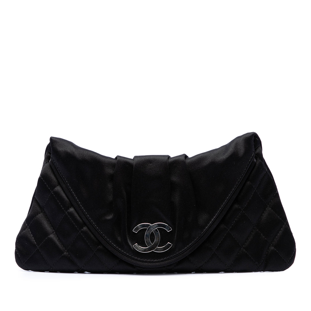 Chanel CC Matelassé Half Moon Pochette Petit Noir – vue principale – GABY PARIS
