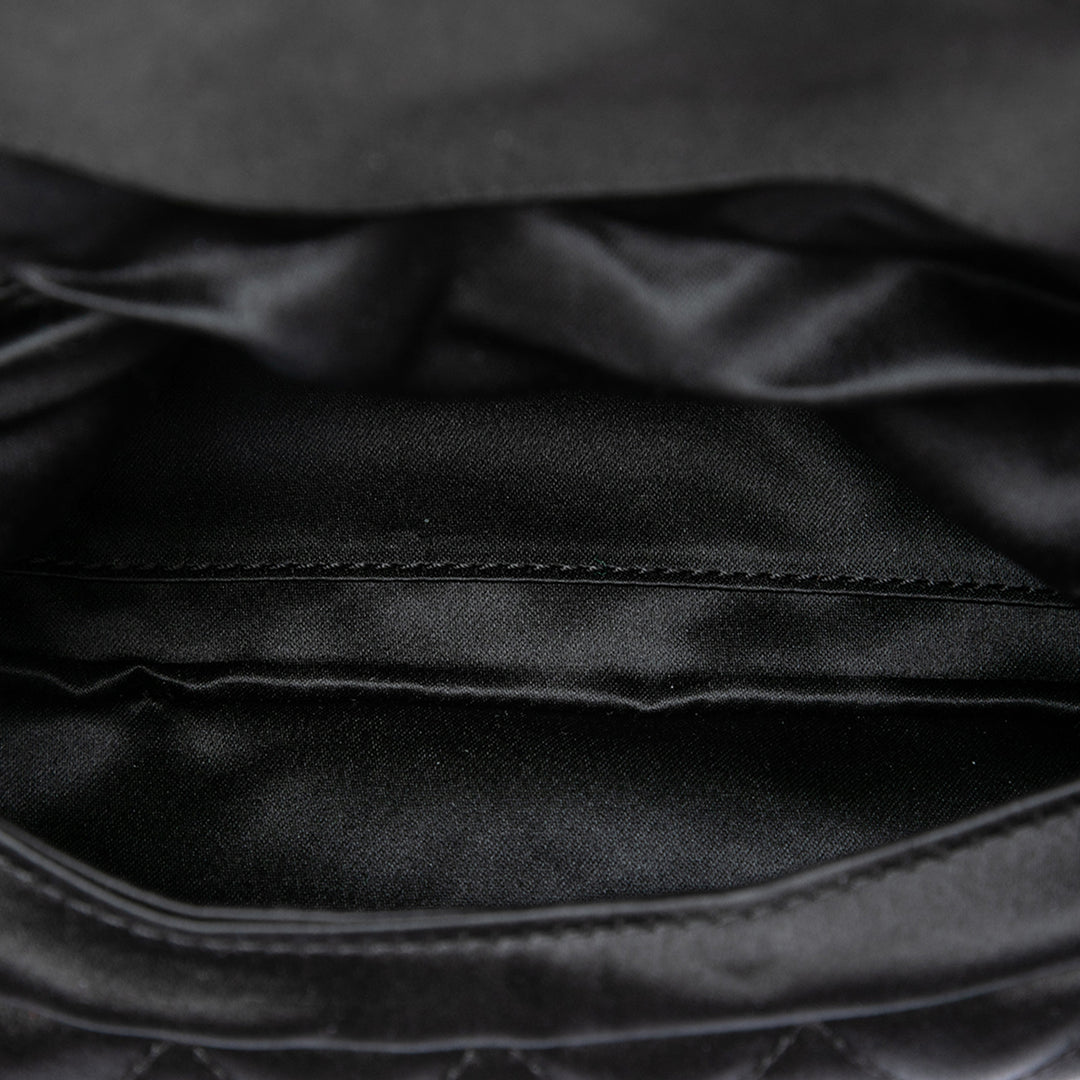 Chanel CC Matelassé Half Moon Pochette Petit Noir – vue 4 – GABY PARIS
