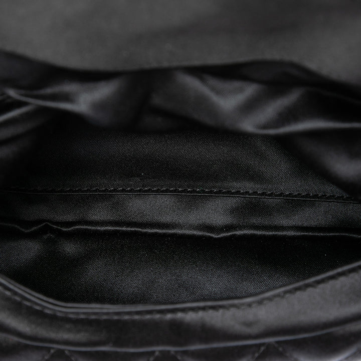 Chanel CC Matelassé Half Moon Pochette Petit Noir – vue 4 – GABY PARIS