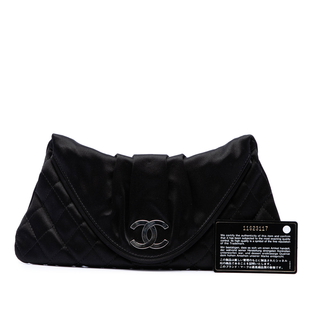 Chanel CC Matelassé Half Moon Pochette Petit Noir – vue 7 – GABY PARIS