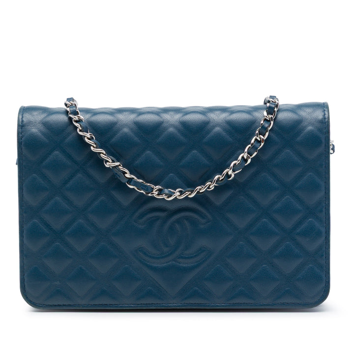 Chanel CC embossé Diamond Wallet on Chain Cuir d'agneau Bleu – vue principale – GABY PARIS