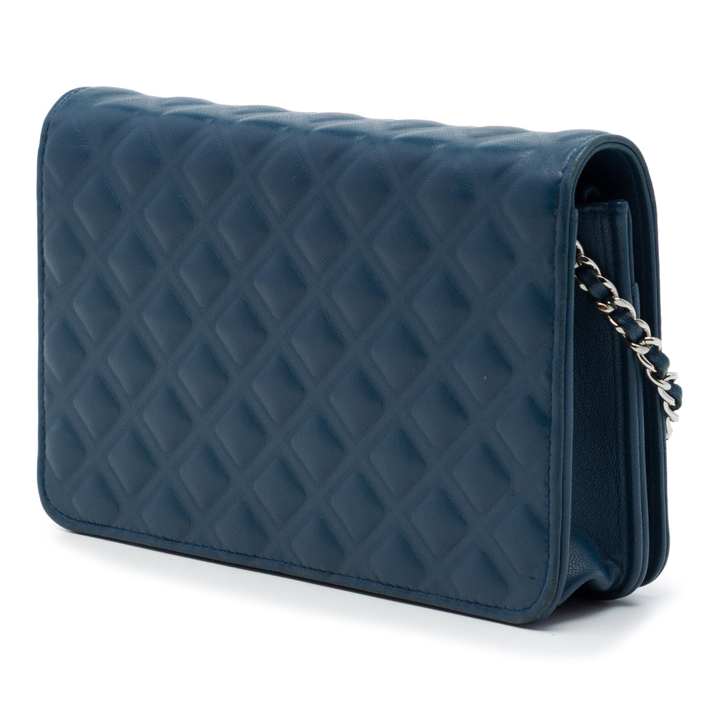Chanel CC embossé Diamond Wallet on Chain Cuir d'agneau Bleu – vue 2 – GABY PARIS
