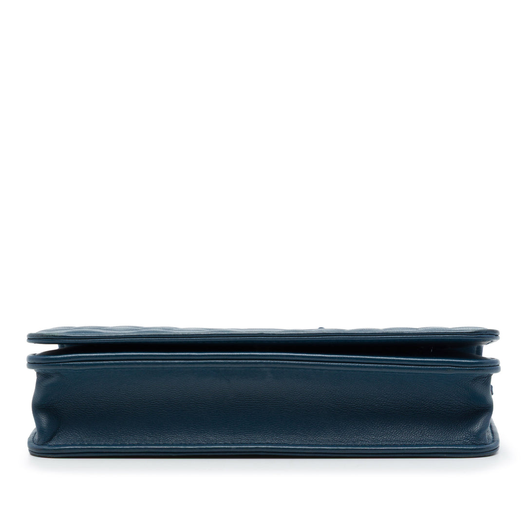 Chanel CC embossé Diamond Wallet on Chain Cuir d'agneau Bleu – vue 3 – GABY PARIS