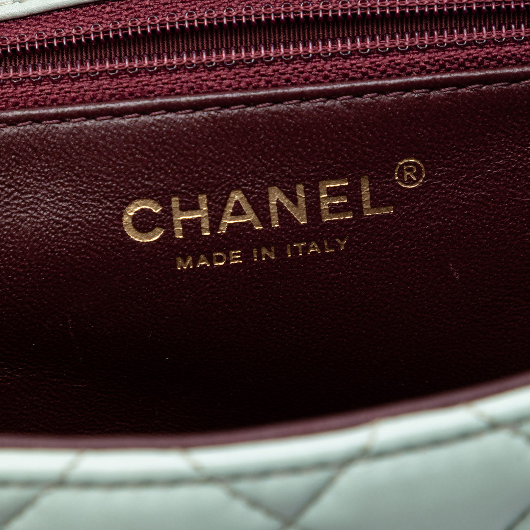 Chanel Matelassé Two Tone Day à rabat Petit Cuir d'agneau