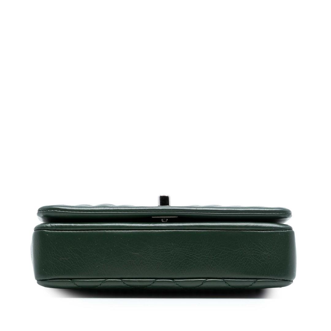 Chanel Matelassé Cuir de veau Chain embossé à rabat