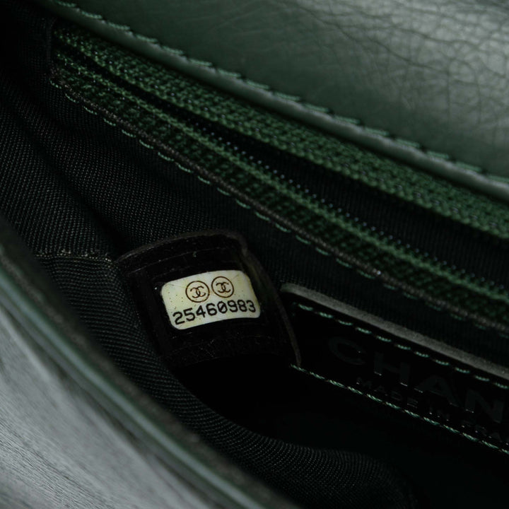 Chanel Matelassé Cuir de veau Chain embossé à rabat