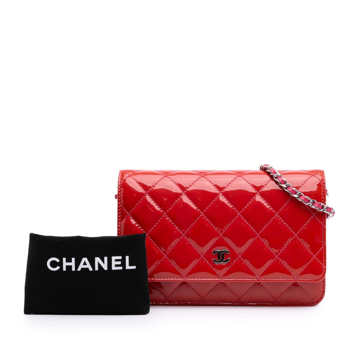 Bicolor Classic Patent Wallet On Chain Red - Gaby Paris