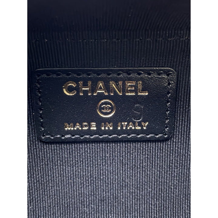 Chanel Chevron Boy Pochette avec chaîne Mini Cuir caviar Noir – vue 5 – GABY PARIS