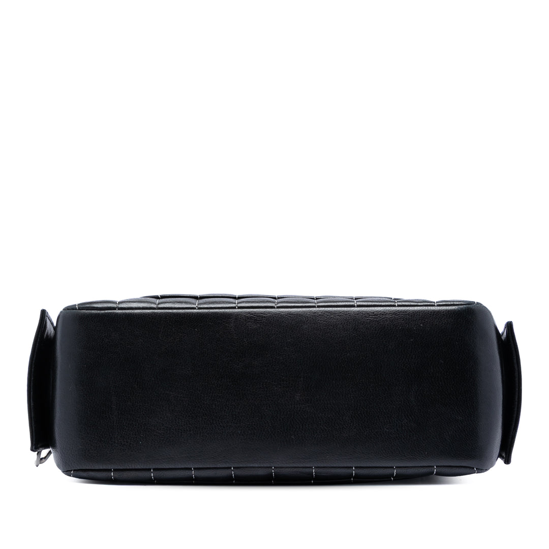 Chanel Small Vertical Matelassé Cuir d’agneau Mademoiselle Sac caméra