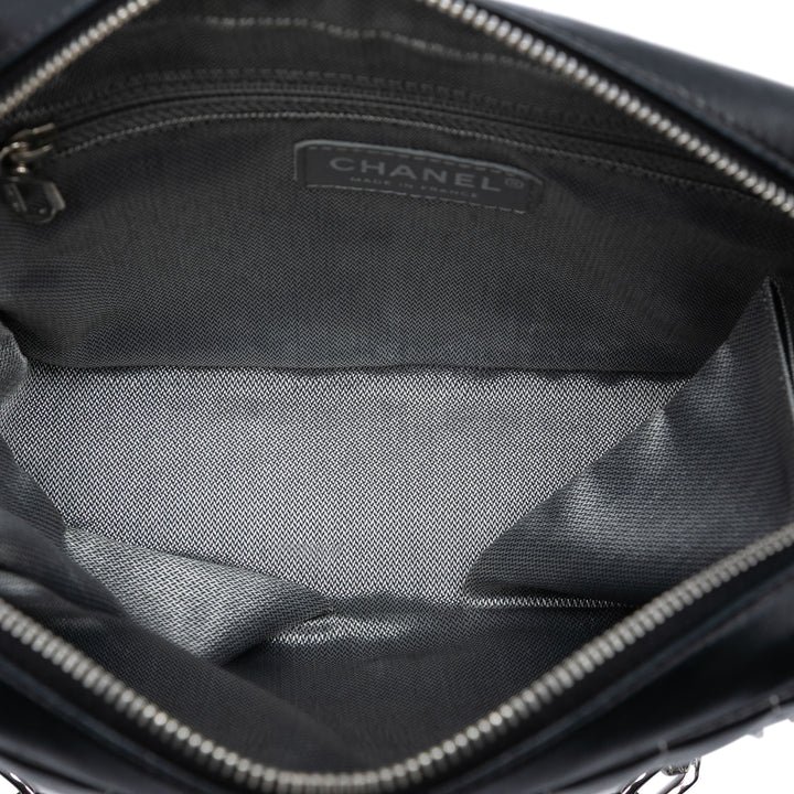 Chanel Small Vertical Matelassé Cuir d’agneau Mademoiselle Sac caméra