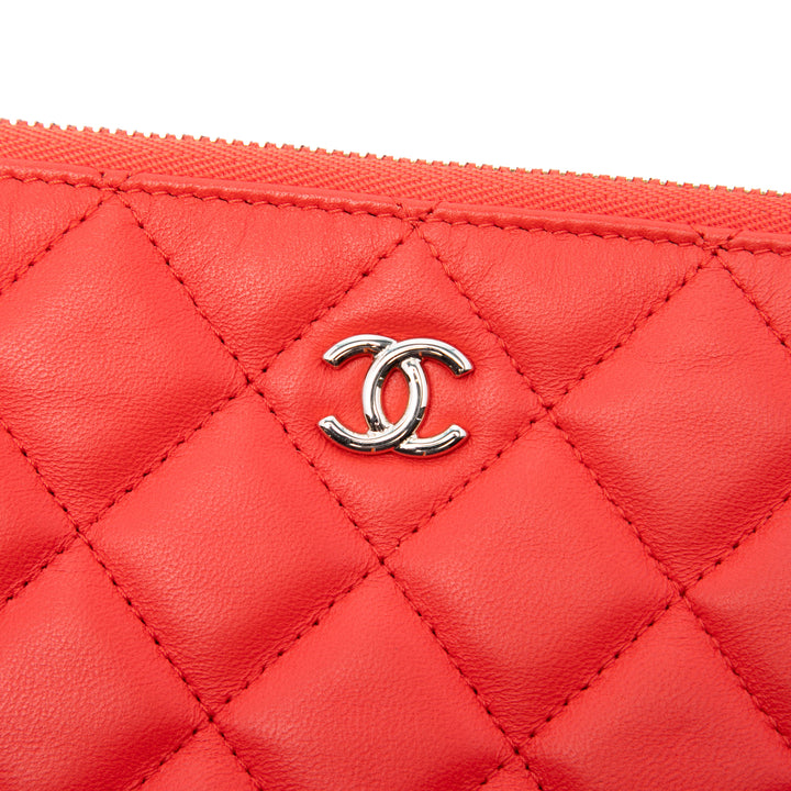 Chanel Medium Matelassé Cuir d’agneau O Étui Pochette