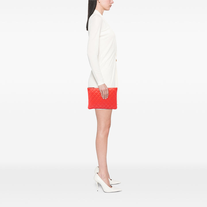 Chanel Medium Matelassé Cuir d’agneau O Étui Pochette