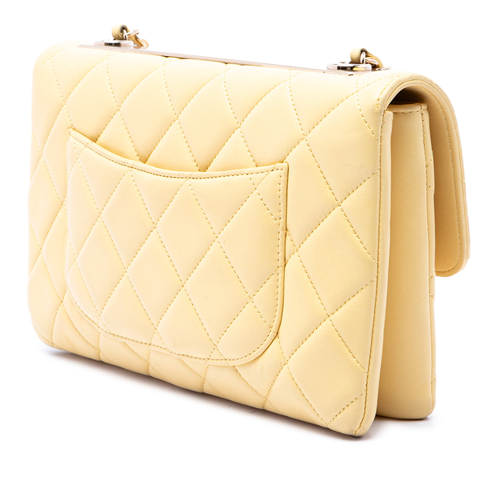 Chanel Matelassé Trendy CC à rabat Cuir d'agneau Jaune – vue 2 – GABY PARIS