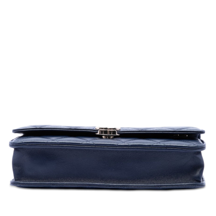 Chanel Mini Rectangular Cuir d’agneau Paris Le19M Charming anse supérieure à rabat