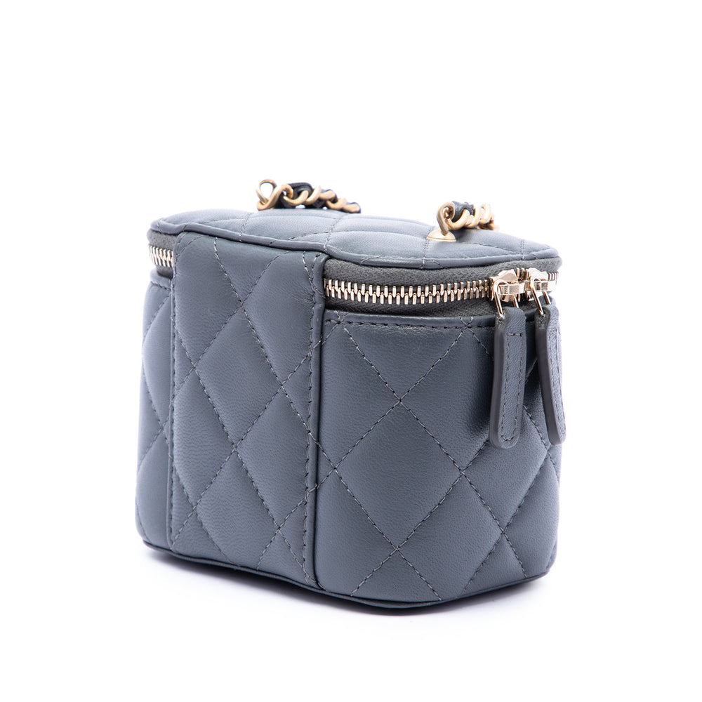 Chanel Matelassé Trendy CC Vanity Mini Cuir d'agneau Gris – vue 2 – GABY PARIS