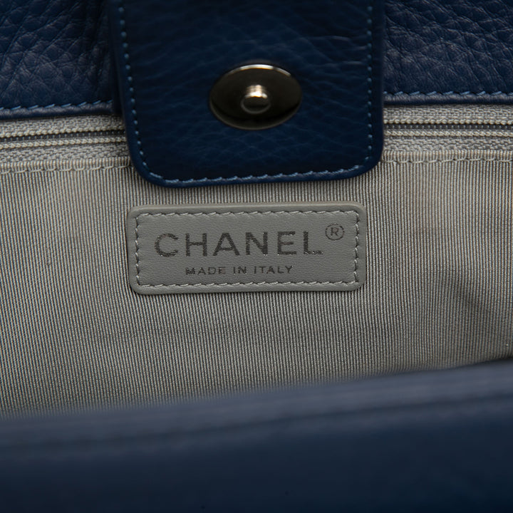 Chanel Medium Cuir de veau Executive Cerf Cabas