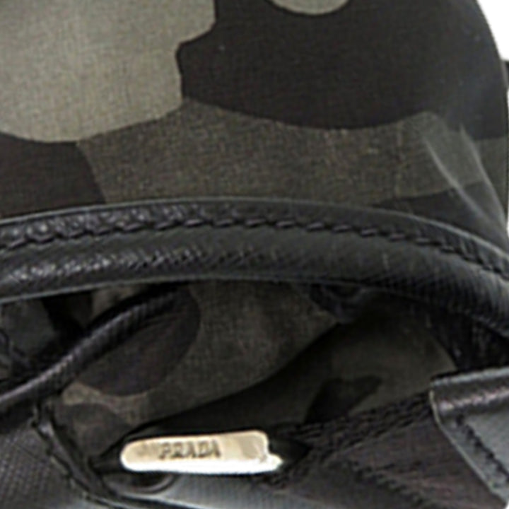 Prada Saffiano à finitions Tessuto Camouflage Double Buckle Messenger Sac