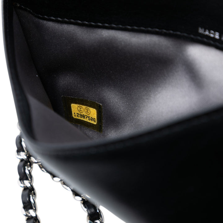 Chanel clouté Cuir d’agneau CC Wallet on Chain