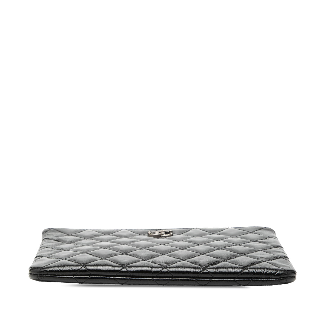 Chanel Matelassé froissé O Étui Pochette Petit Cuir