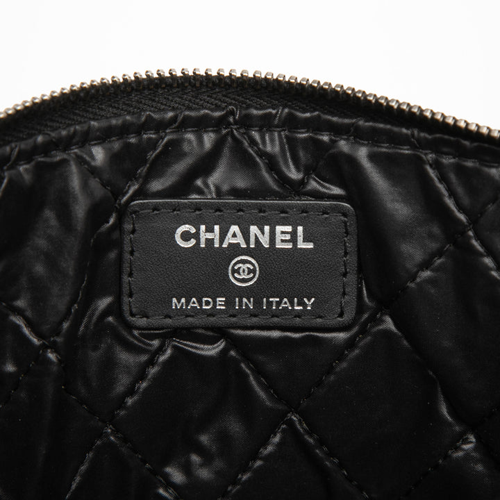 Chanel Matelassé froissé O Étui Pochette Petit Cuir