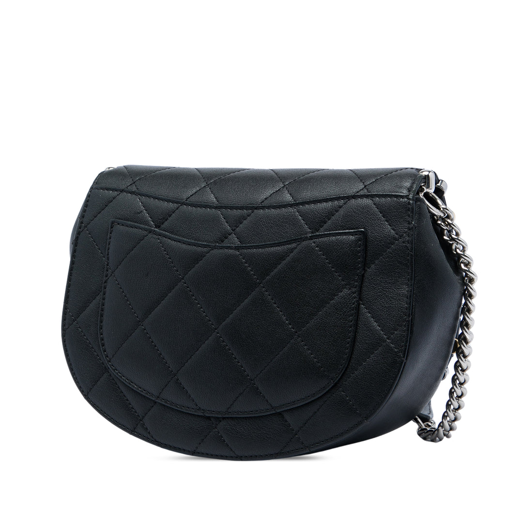 Chanel Small Matelassé Cuir d'agneau clouté Bubble à rabat