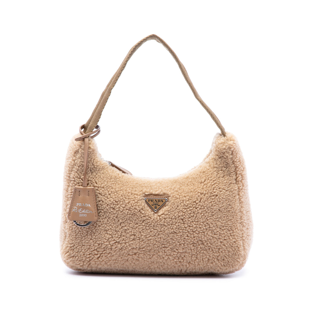 Prada Sac porté épaule Shearling Re Edition 2000 Matière naturelle Mini Marron – vue principale – GABY PARIS