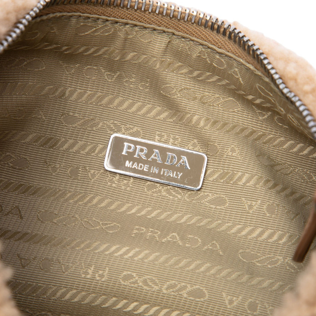 Prada Sac porté épaule Shearling Re Edition 2000 Matière naturelle Mini Marron – vue 5 – GABY PARIS