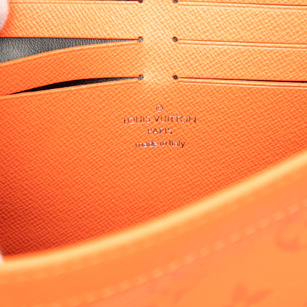 Louis Vuitton Taigarama Pochette Voyage MM Toile Monogram