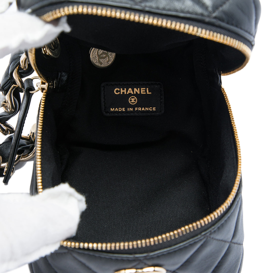 Chanel CC Matelassé Cuir d'agneau Cube Wristlet Vanity