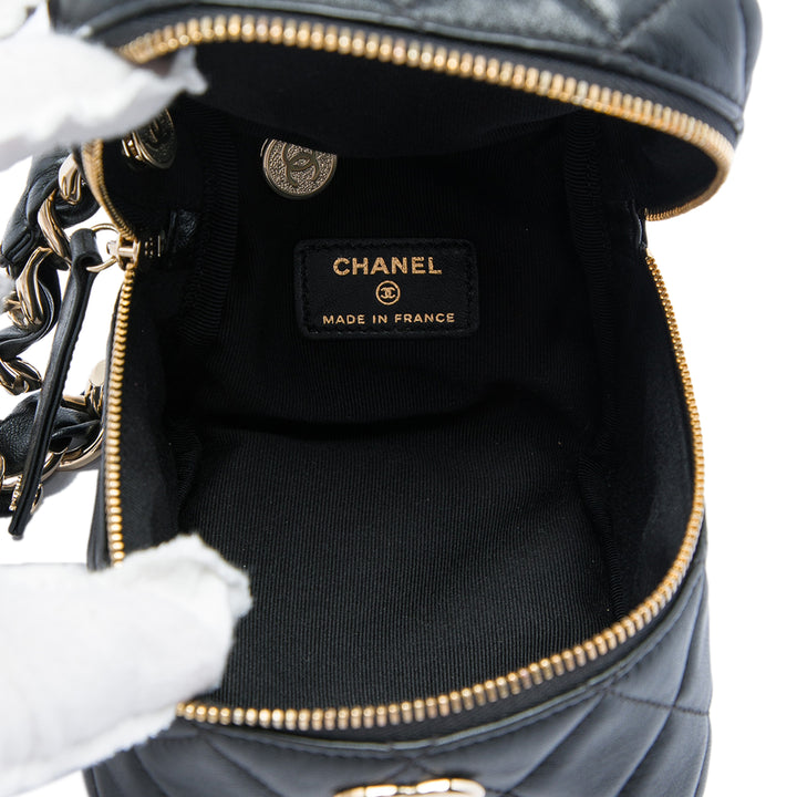 Chanel CC Matelassé Cuir d'agneau Cube Wristlet Vanity
