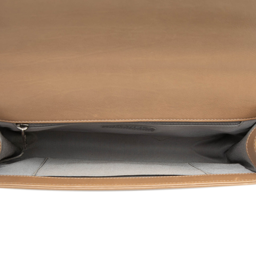 Chanel Medium Matelassé Cuir de veau Wild Stitch Boy à rabat