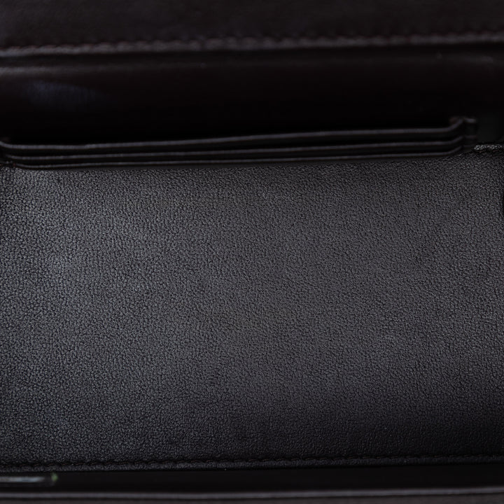 Chanel Small Matelassé Cuir d’agneau Pillow Crush Vanity avec chaîne