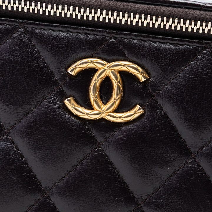 Chanel Small Matelassé Cuir d’agneau Pillow Crush Vanity avec chaîne
