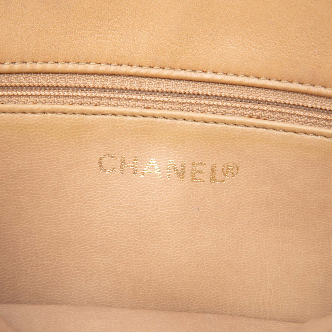 Chanel CC Matelassé Cuir d’agneau Coco Ball Chain Sac bandoulière