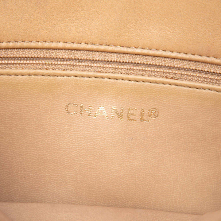 Chanel CC Matelassé Cuir d’agneau Coco Ball Chain Sac bandoulière