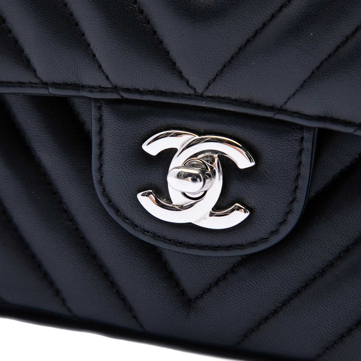 Chanel Medium Classic Chevron Cuir d’agneau Double rabat