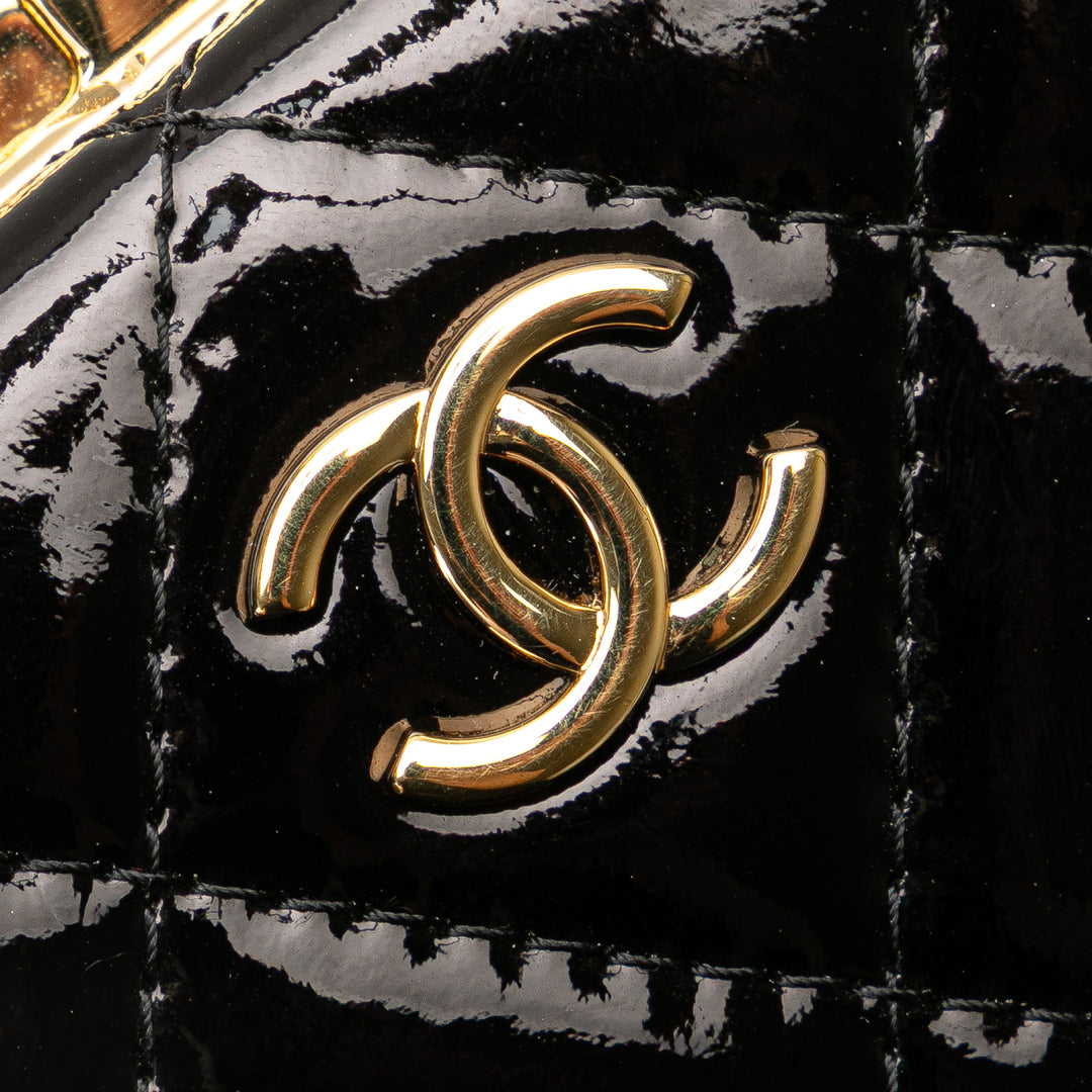 Small Glazed Goatskin Box With Chain Black - Gaby Paris