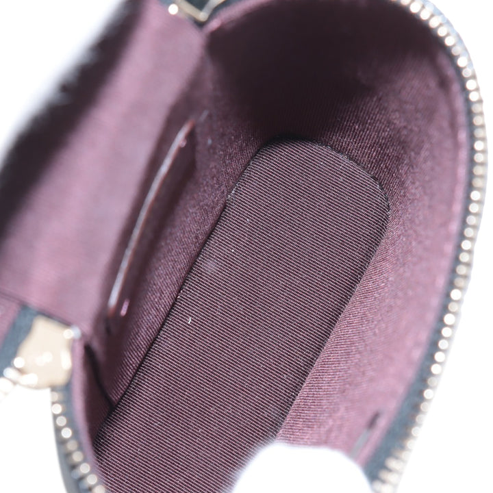 Chanel CC Matelassé Caviar Phone Holder avec chaîne
