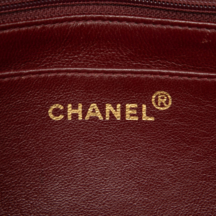 Chanel Medium Cuir d’agneau Diana à rabat