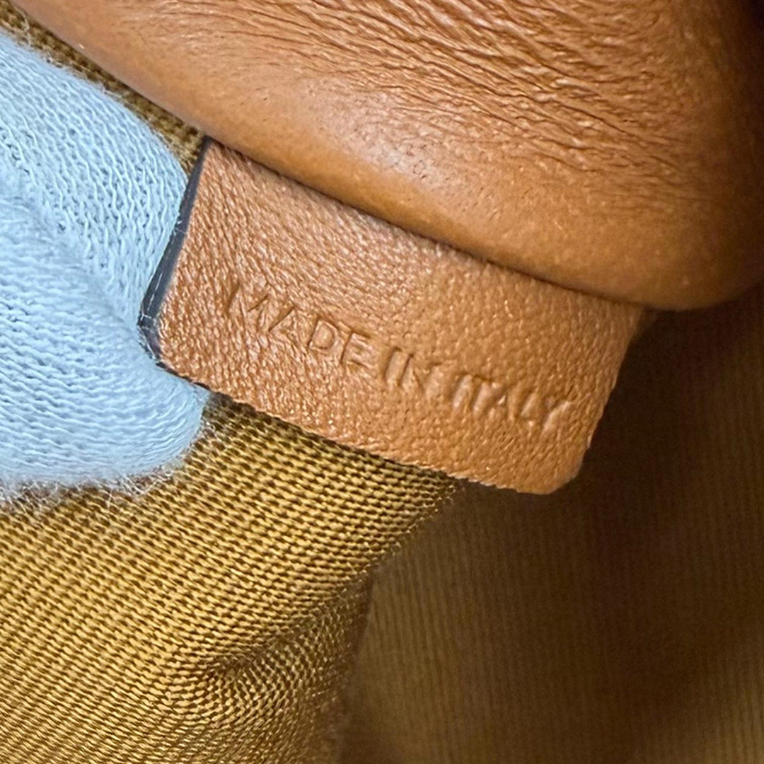 Triomphe Pochette avec chaîne Triomphe enduite Blanc