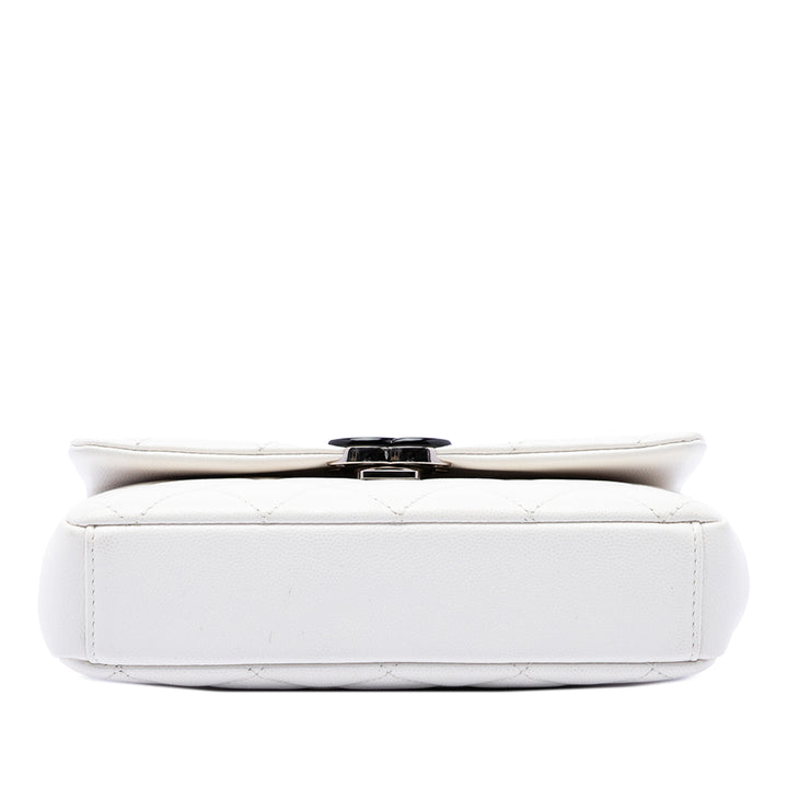 Chanel Matelassé My Everything à rabat Petit Cuir caviar Blanc – vue 3 – GABY PARIS