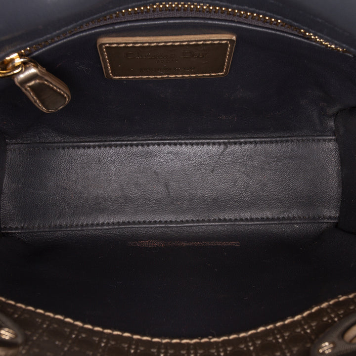 Métallisé Microcannage Lady Dior Mini Doré