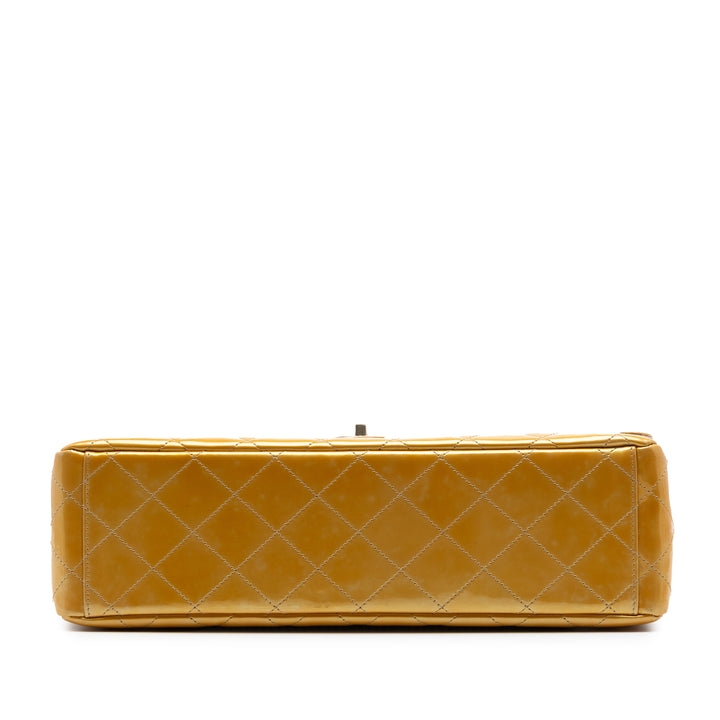 Chanel Maxi Classic Cuir verni Simple rabat