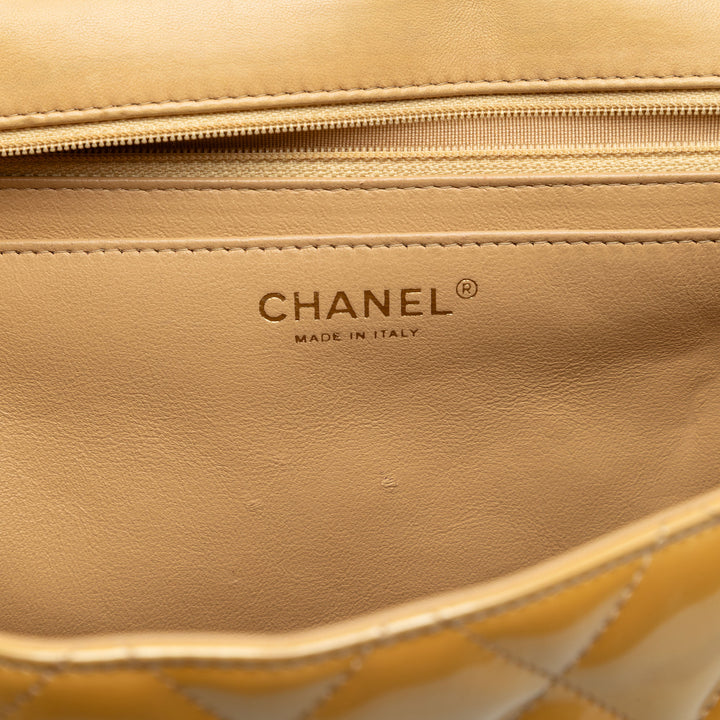 Chanel Maxi Classic Cuir verni Simple rabat