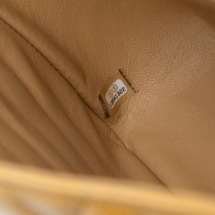 Chanel Maxi Classic Cuir verni Simple rabat